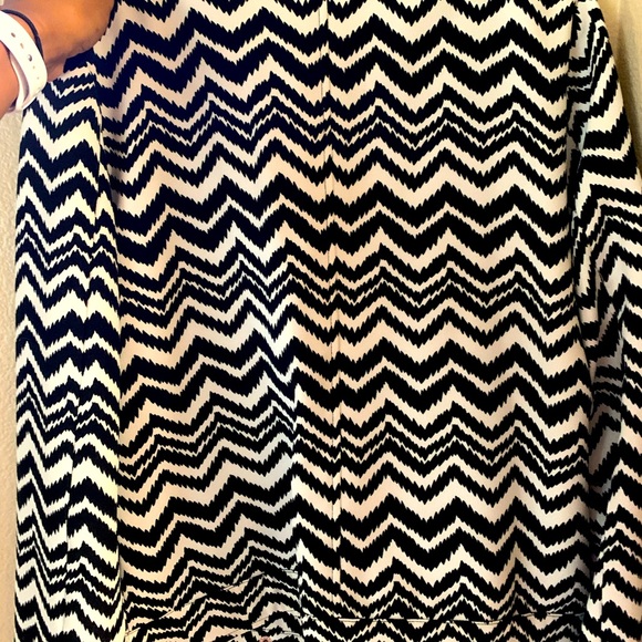 Black & White Blazer zip jacket 🖤🤍 (3 ways to style and wear) - Picture 5 of 7